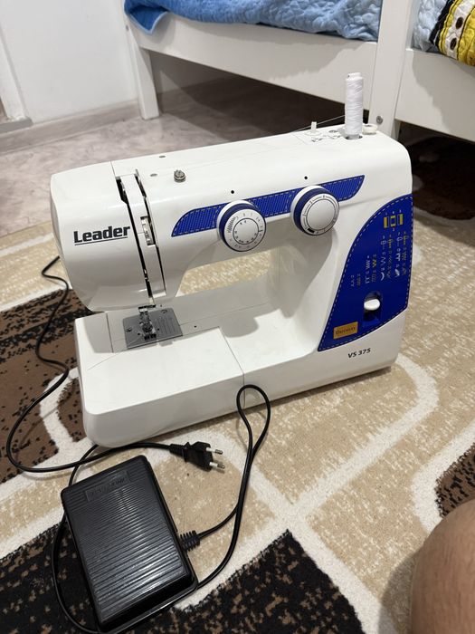 Продам швейную машинку.