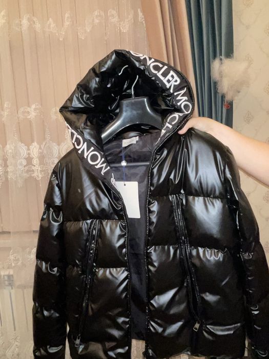 Продам куртку Moncler!