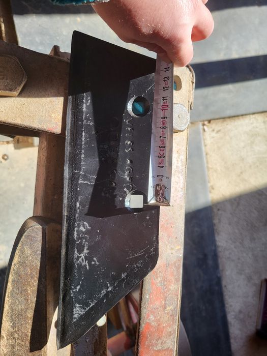 Лемежи за плуг от ресиорна шина, разстояние междуболто 100мм.