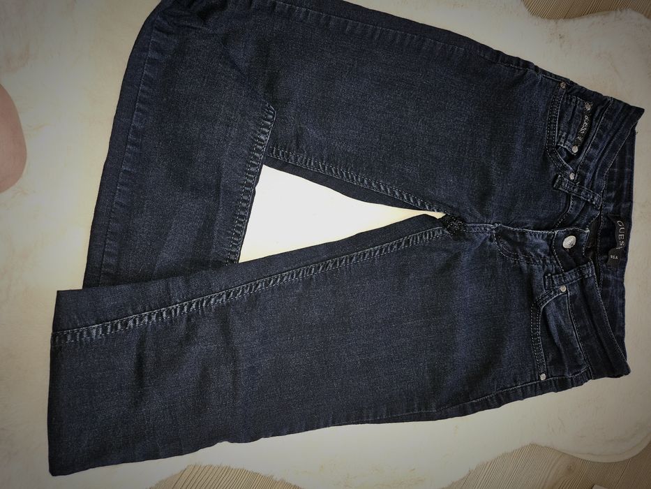 Оригинални дънки Guess много запазени