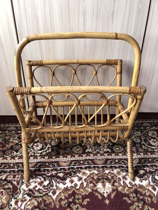 бамбукова стойка за съхранение на списания, вестници, винилови плочи