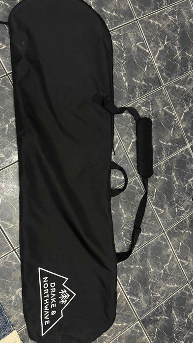 Vând snowboard 147 cm cu legături Burton Lexa și husă Northwave