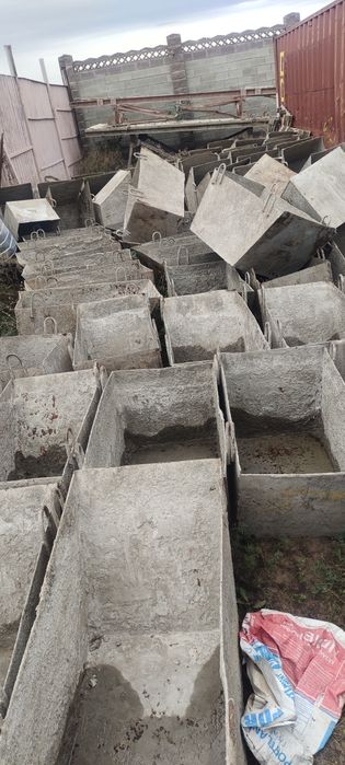 Продам срочно столы каменщика,Бадья