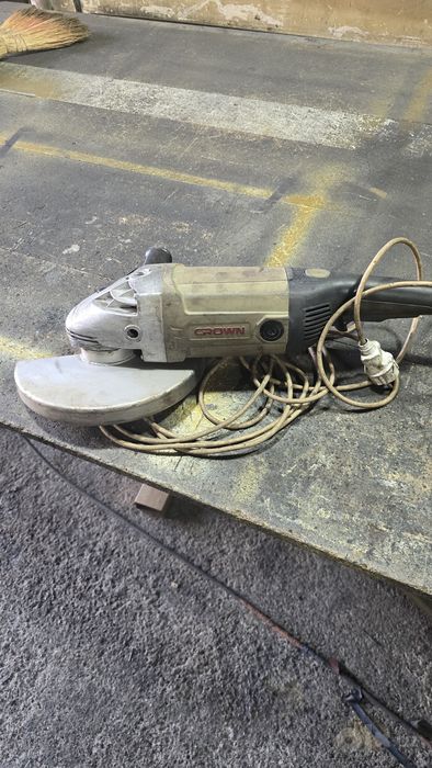 Срочно болгарка Crown 230