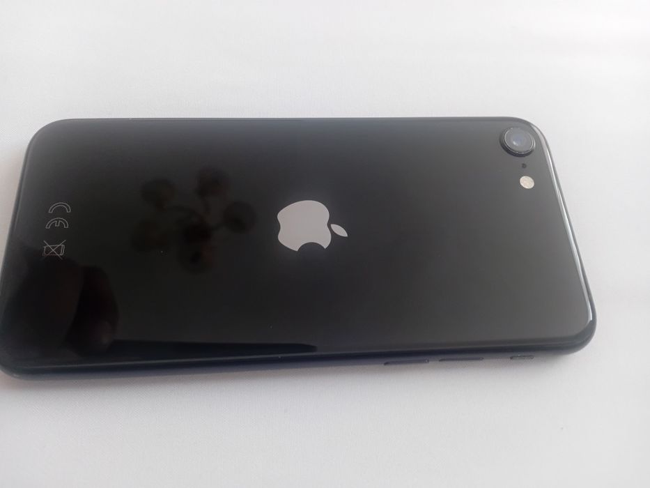 Срочно айфон SE BLACK,64GB