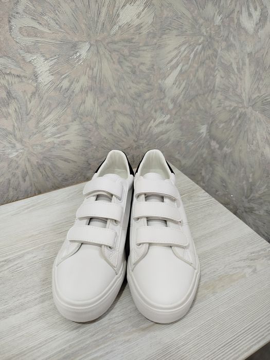 Продаётся женские кеды