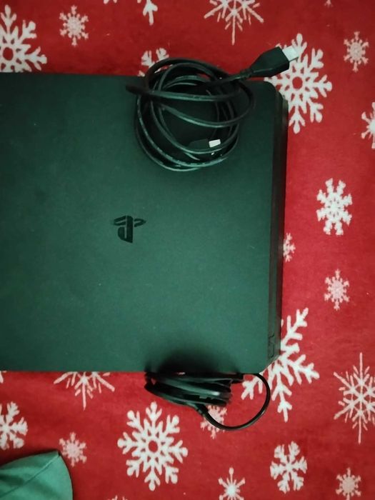 Плейстейшъна  4 слим