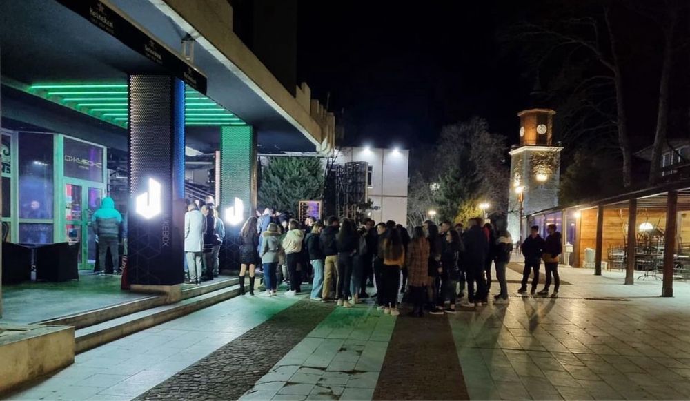 Дава се под наем Заведение в Свищов - 600 кв.м за 2295 € - Снимка #3