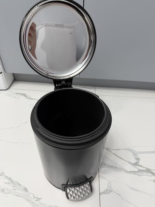 Продам мусорное ведро