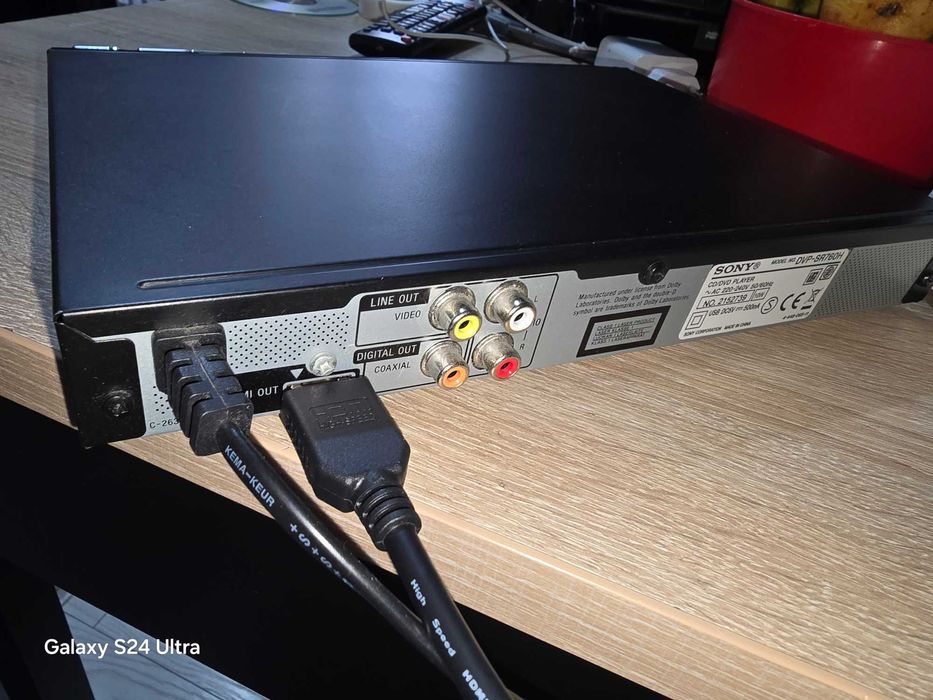 DVD SONY model DVP SR760H cu telecomanda
