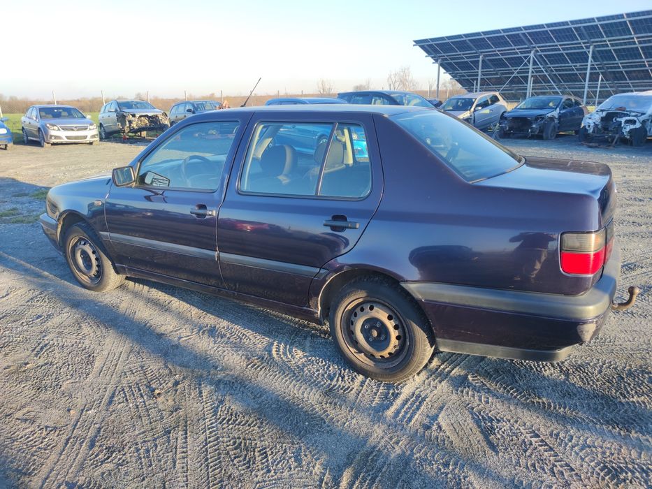 Фолксваген Венто 1.9д На части vw vento 1,9D Na chasti