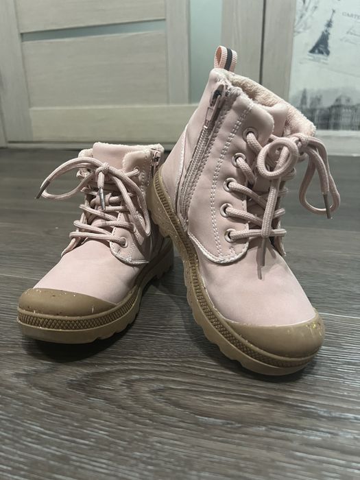 Продам детскую обувь