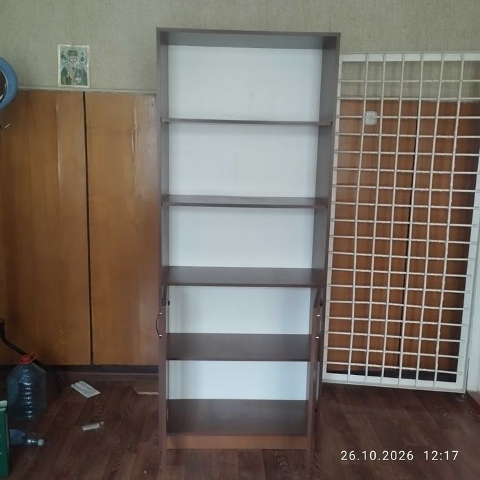 шкаф офисный и оборудование