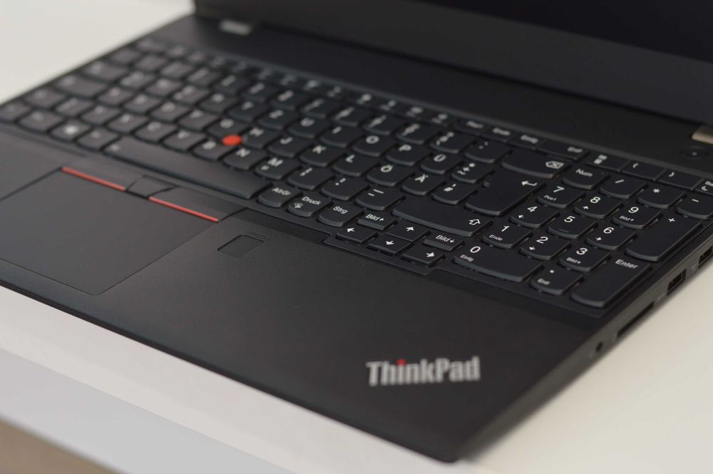 Lenovo ThinkPad T570 - Intel Core i5-6300U / 8GB RAM DDR4 / 256GB SSD