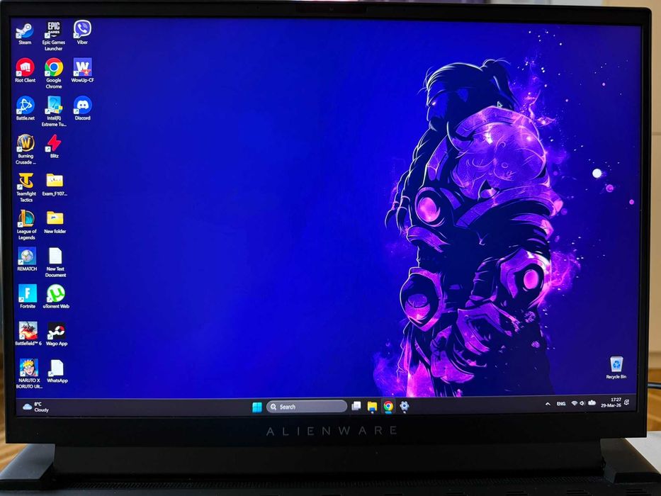Alienware m18 R2