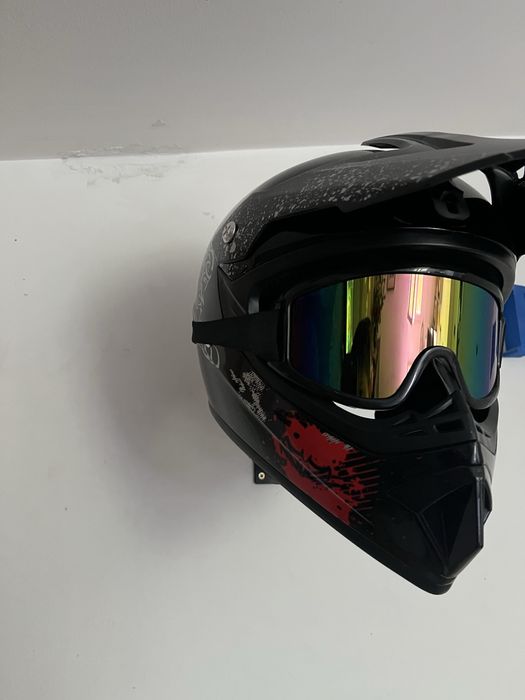 Vând casca MTB  noua