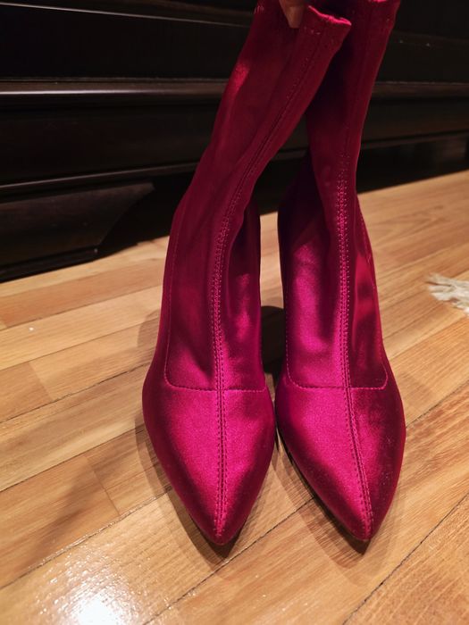Pantofi satin rosu