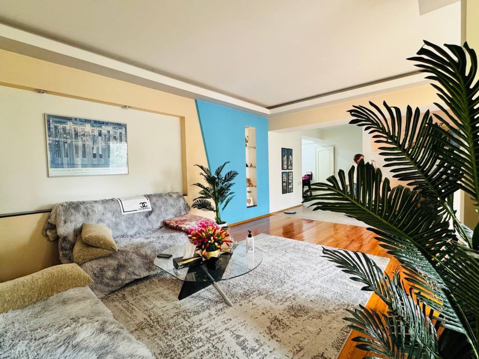 Квартира| Метро Космонавтов  спец план| 2/2/8 80м2 ремонт