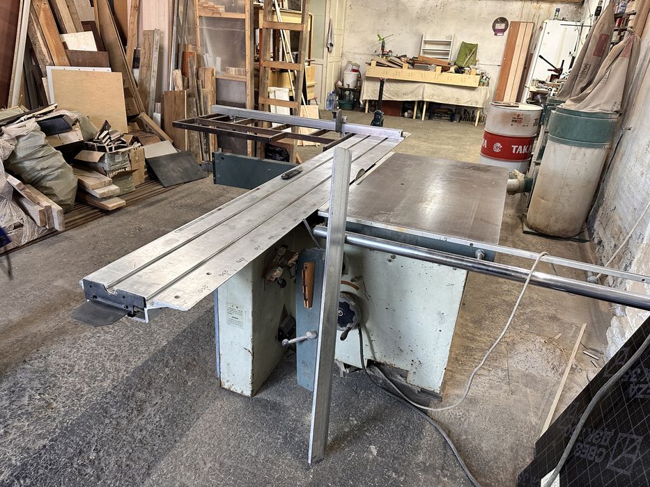 Раскроичный станок