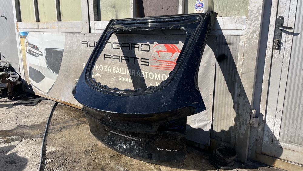 3 броя багажна врата Tesla Y 2020-