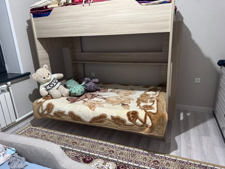 Продам двухъярусную кровать