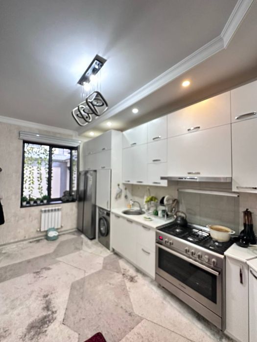 2 қаватли  коттедж сотилади