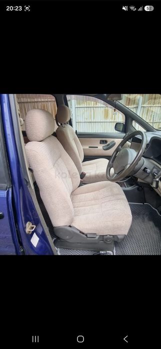 Продам машину Nissan.
