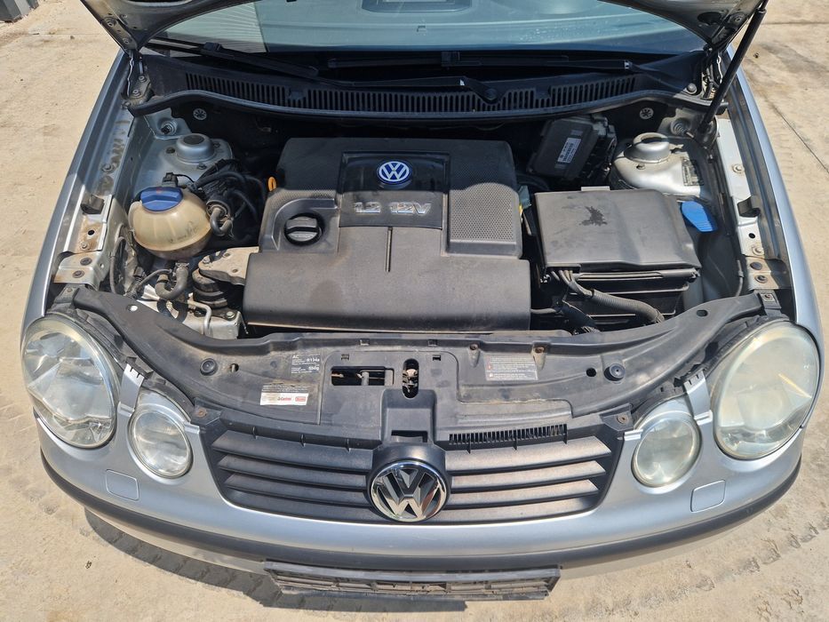 Фолксваген Поло 1.2i 12v (на части)