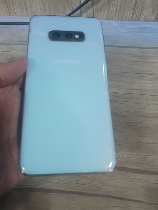 Samsung Galaxy S10e