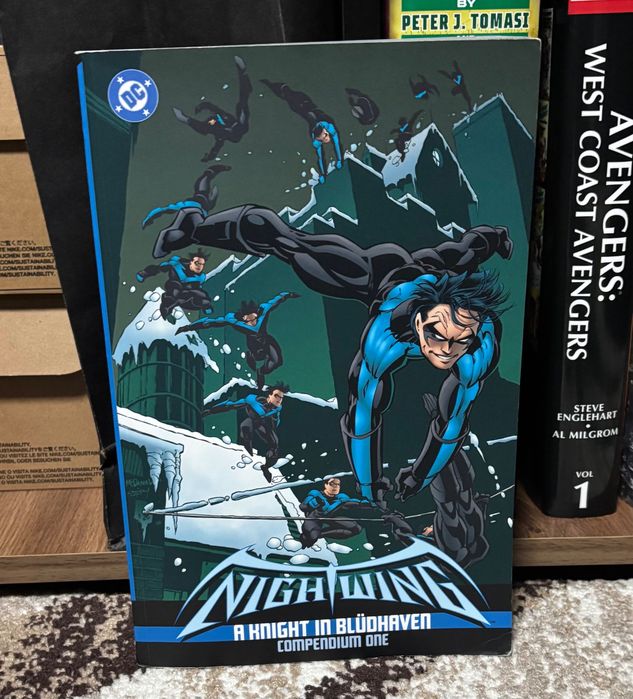 Nightwing: A Knight in Blüdhaven Compendium 1