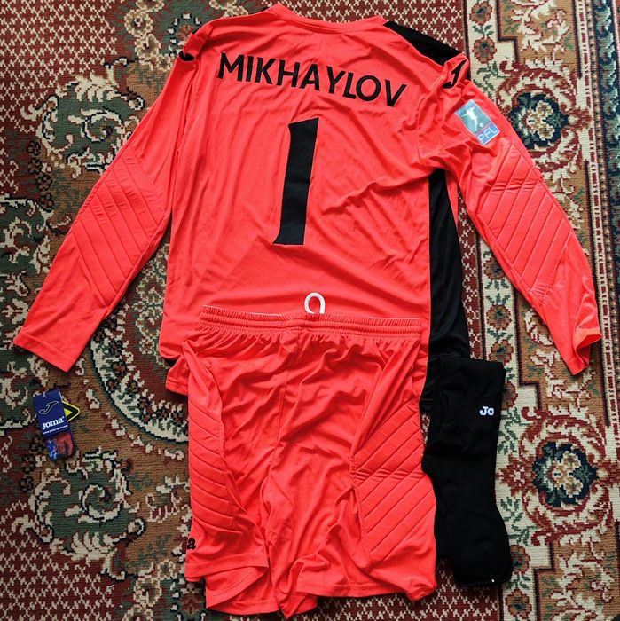 Оригинальная форма вратаря