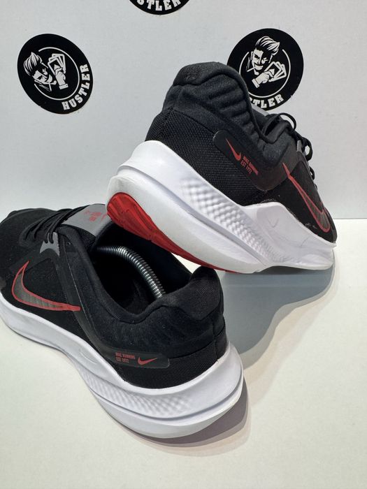 Маратонки NIKE QUEST 5 .Номер 45