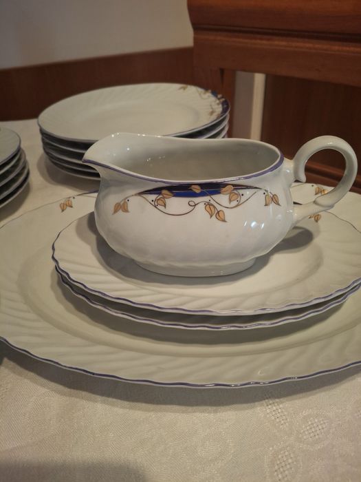 Порцеланов сервиз за хранене 24 части