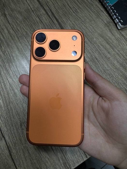 Iphone 17 Pro Orange