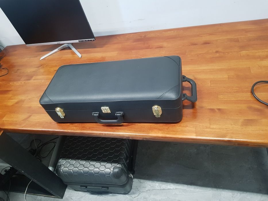 Продам саксофон, срочно.