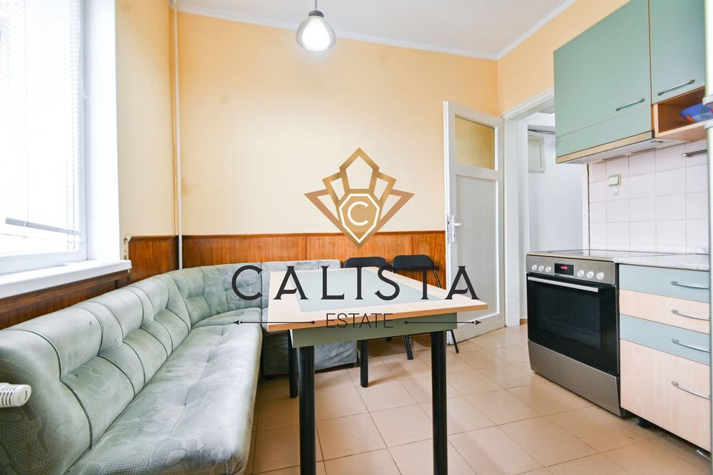 Дава се под наем Тристаен апартамент в София, Център - 85 кв.м за 713.49 € - Снимка #2