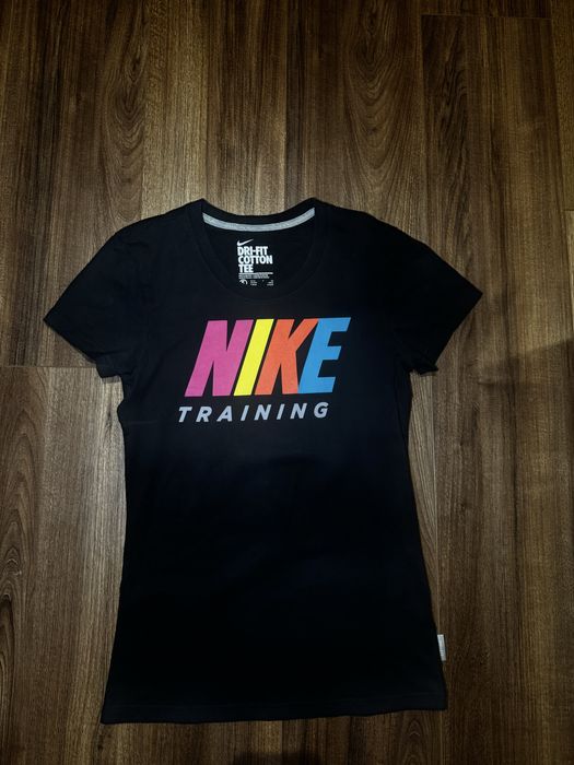 дамска тениска Nike dri fit