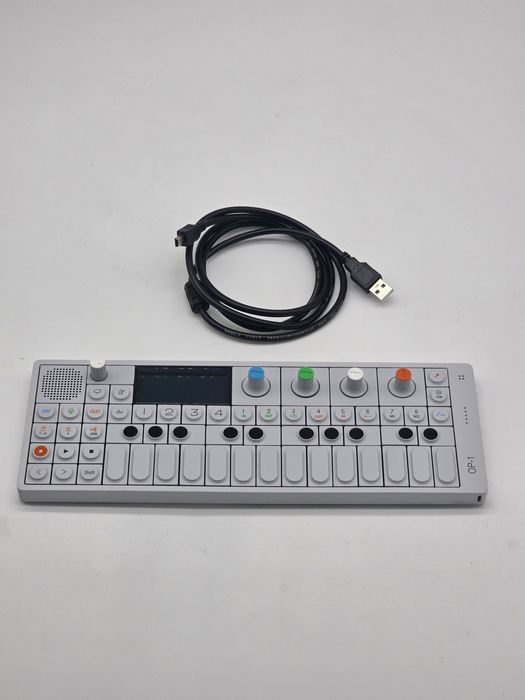 Teenage Engineering OP-1 - sintetizator portabil, NOU