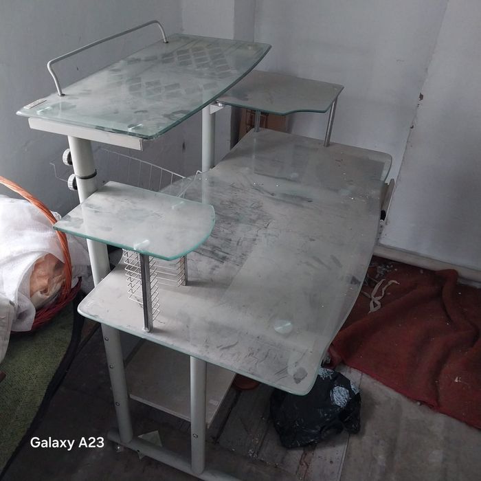 Стол комьютерный!