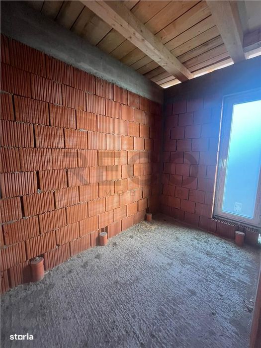 RECO Casa plan parter cu 3 dormitoare-la rosu- Paleu