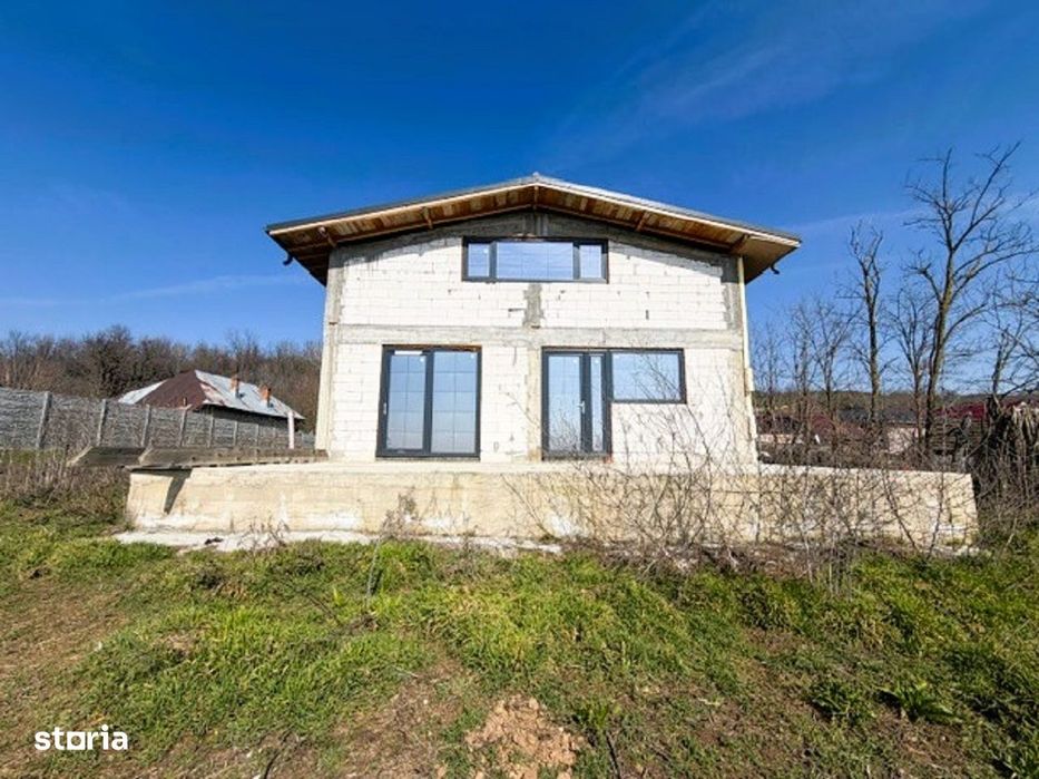 Casa noua 2024 P+M +casa existenta pe 1490 mp teren toate utilitatile