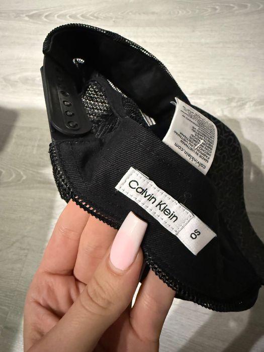 Дамска шапка Calvin Klein