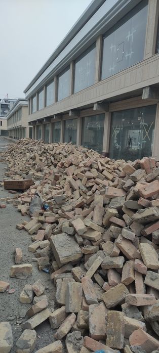 Продается Б/у кирпич к Ор. р Бухоро Сити , КАРВОН ШОПИНГ