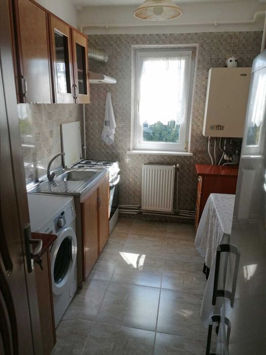 Apartament ultracentral, cu 3 camere semidecomandate, ultracentral, 300 euro
