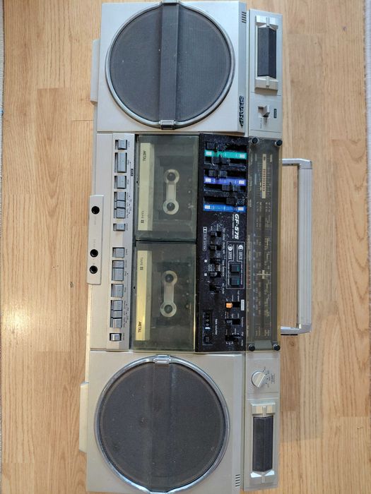 Radio dublu casetofon sharp gf 575 Bucuresti Sectorul 1 • OLX.ro