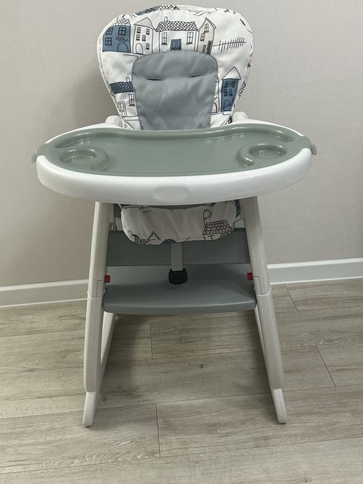 Продам детский обеденный стул