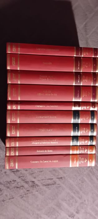 Cărți colecția roșie adevărul