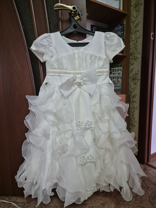 Продам платье для девочки