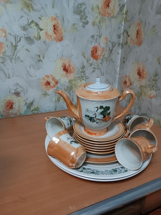 Продам сервиз и два блюда