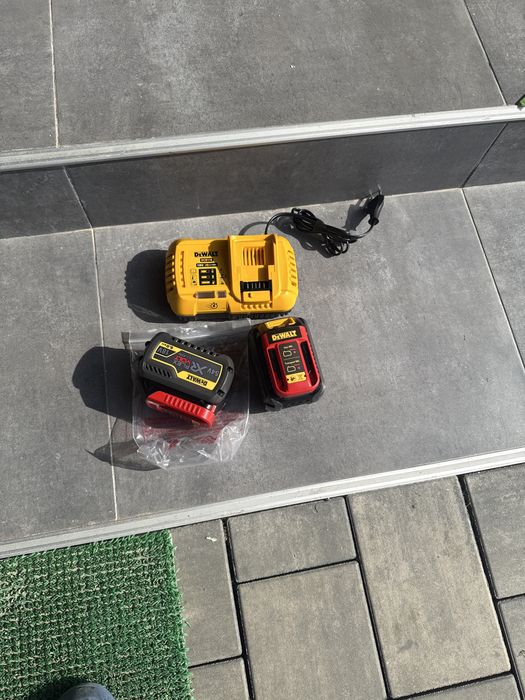 Vind set acumulatori 6Ah cu incarcator rapid ventilat 8ah